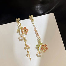Load image into Gallery viewer, Earrings - Heart and Flowers
